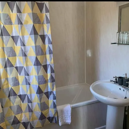 The Metal Bridge 宾馆 卡莱尔