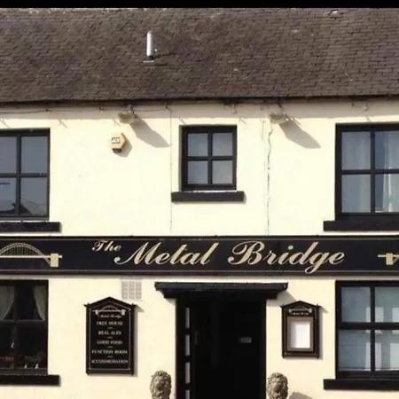 The Metal Bridge 여관 칼라일